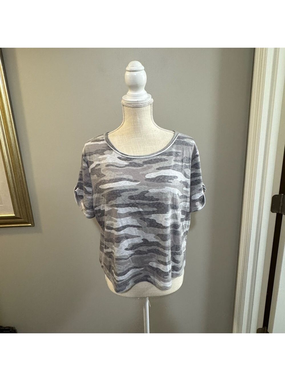 Cato Gray Camo Short Sleeve Tee. Size Large